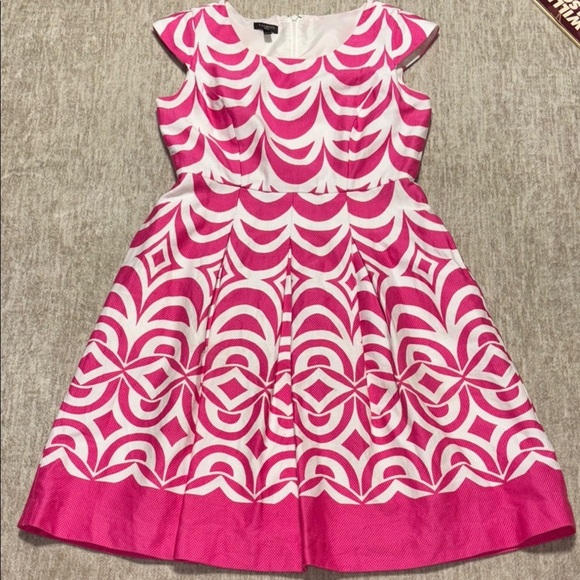 Talbots Dresses & Skirts - Talbots sz 4 petite small Dress hot pink and white cap sleeve fit flare texture